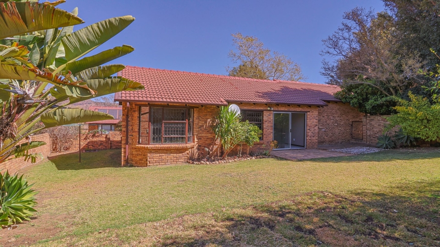 2 Bedroom Property for Sale in Wilgeheuwel Gauteng