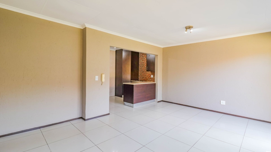 2 Bedroom Property for Sale in Wilgeheuwel Gauteng