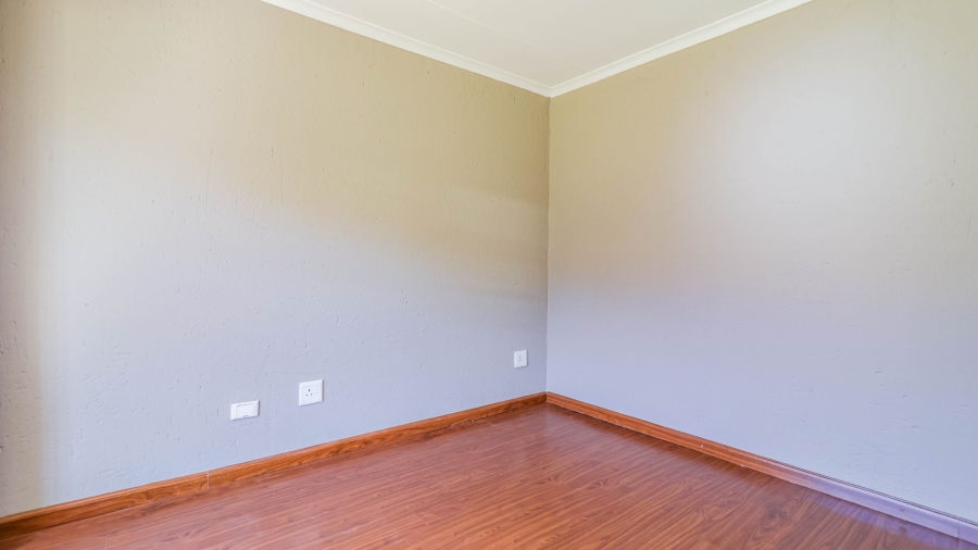 2 Bedroom Property for Sale in Wilgeheuwel Gauteng