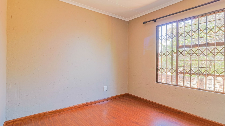 2 Bedroom Property for Sale in Wilgeheuwel Gauteng