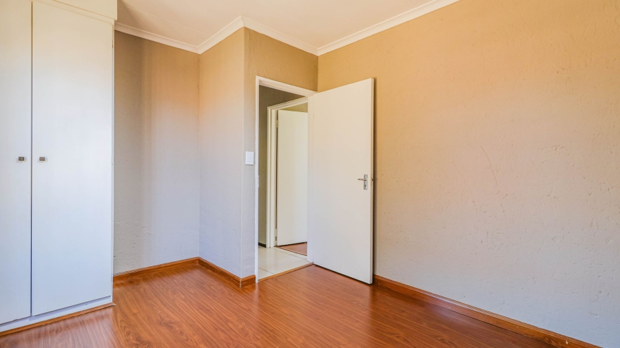 2 Bedroom Property for Sale in Wilgeheuwel Gauteng