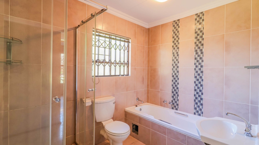 2 Bedroom Property for Sale in Wilgeheuwel Gauteng