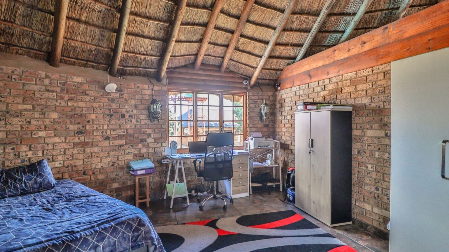 5 Bedroom Property for Sale in Boekenhoutskloof and surround Gauteng