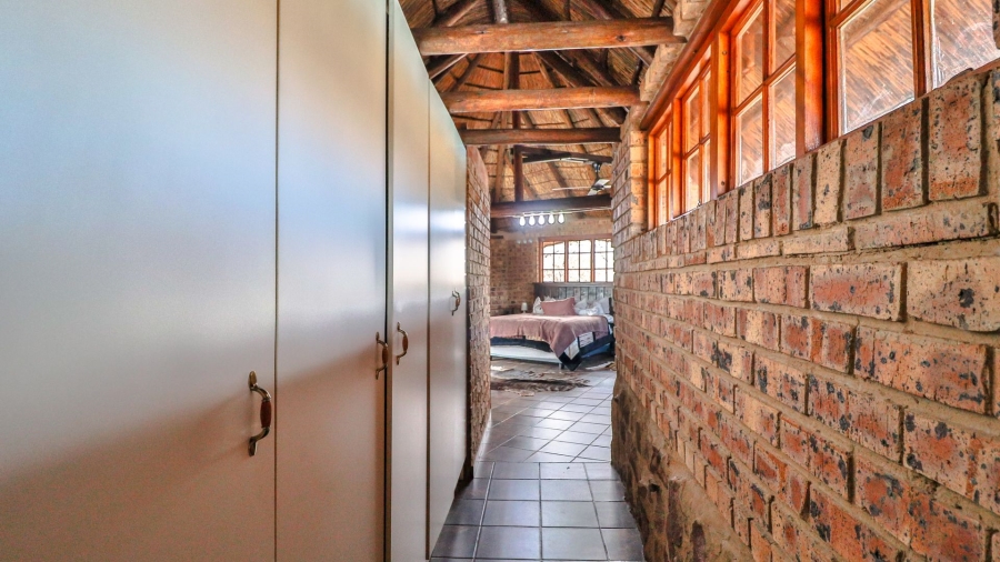 5 Bedroom Property for Sale in Boekenhoutskloof and surround Gauteng