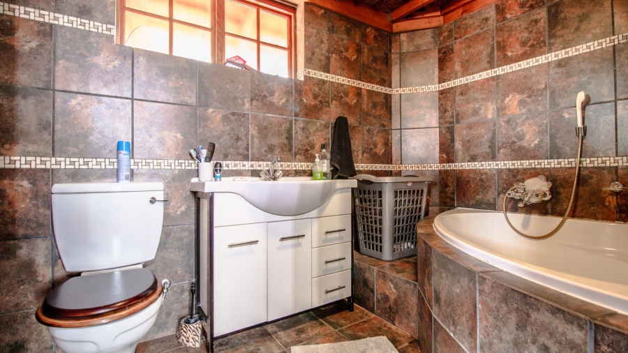 5 Bedroom Property for Sale in Boekenhoutskloof and surround Gauteng