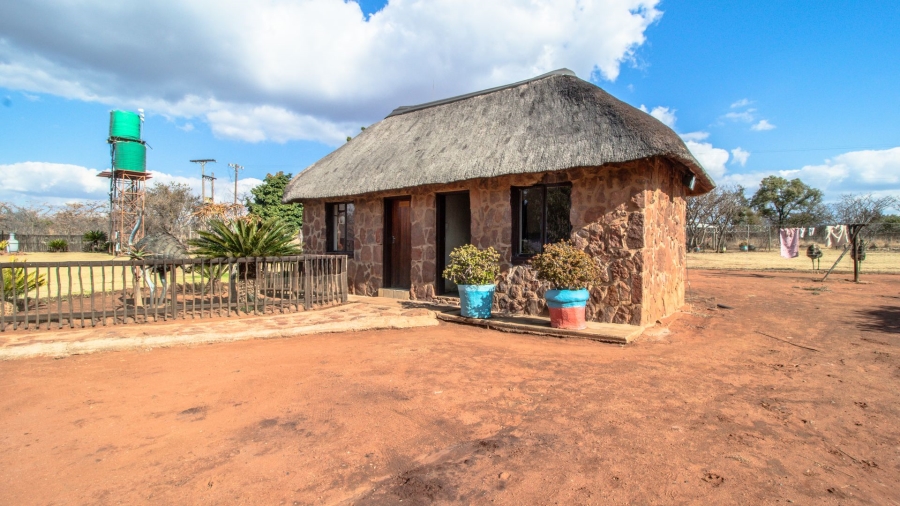 5 Bedroom Property for Sale in Boekenhoutskloof and surround Gauteng