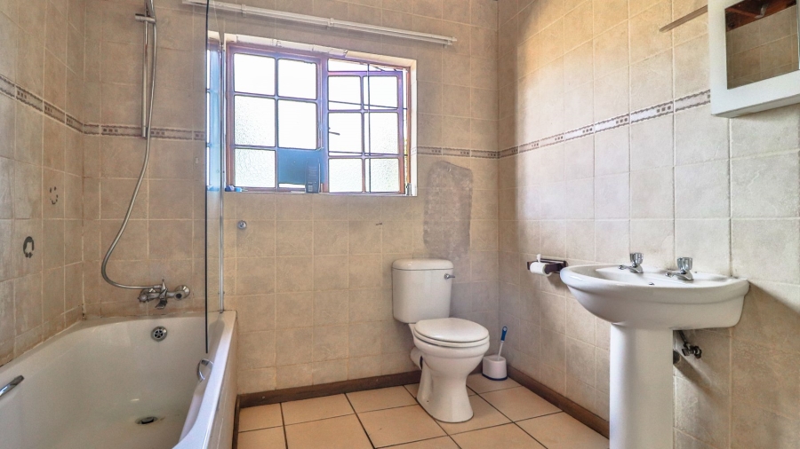 5 Bedroom Property for Sale in Boekenhoutskloof and surround Gauteng