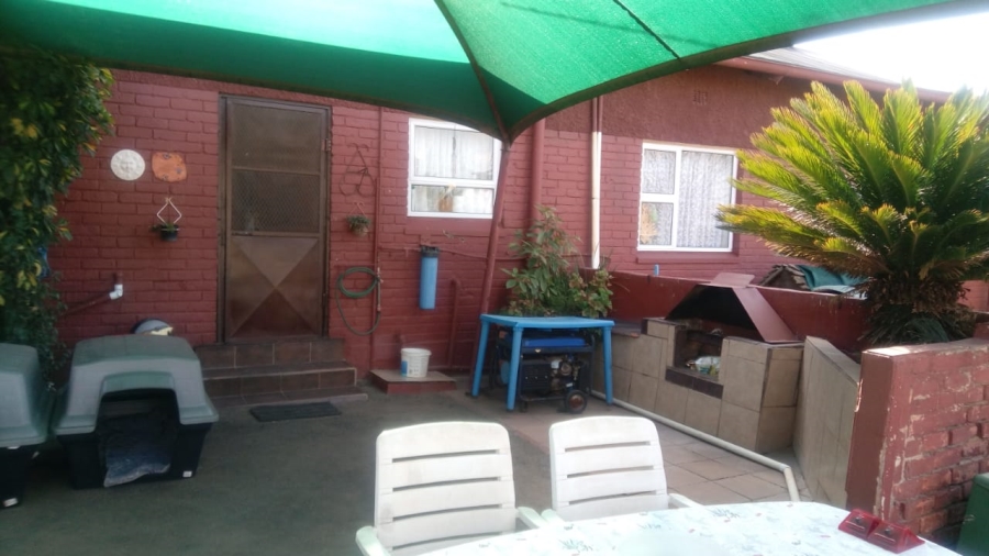 2 Bedroom Property for Sale in Bredell Gauteng