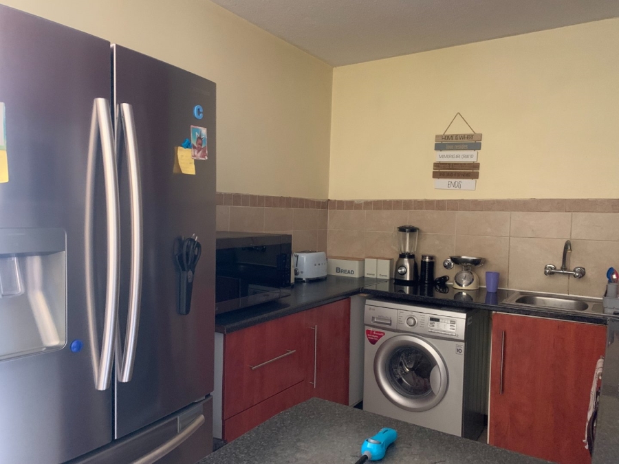To Let 2 Bedroom Property for Rent in Noordwyk Gauteng