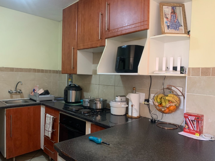 To Let 2 Bedroom Property for Rent in Noordwyk Gauteng