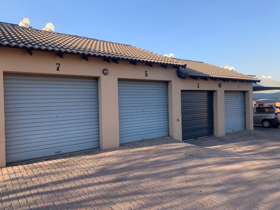 To Let 2 Bedroom Property for Rent in Noordwyk Gauteng