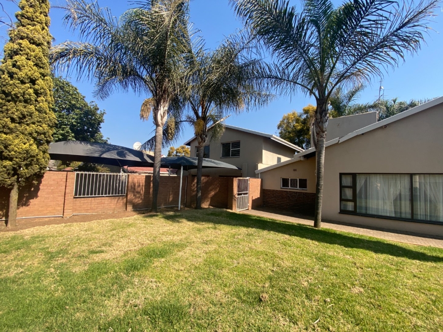 4 Bedroom Property for Sale in Farrarmere Gauteng