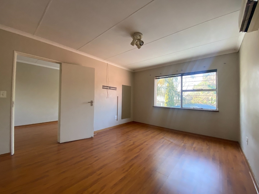 4 Bedroom Property for Sale in Farrarmere Gauteng