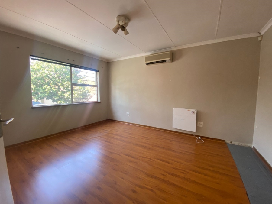 4 Bedroom Property for Sale in Farrarmere Gauteng