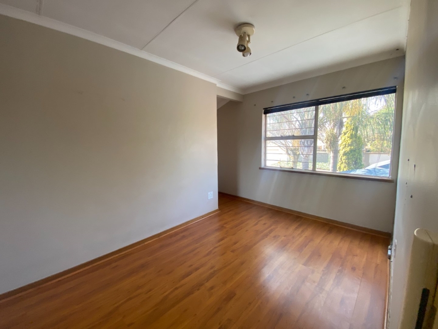 4 Bedroom Property for Sale in Farrarmere Gauteng