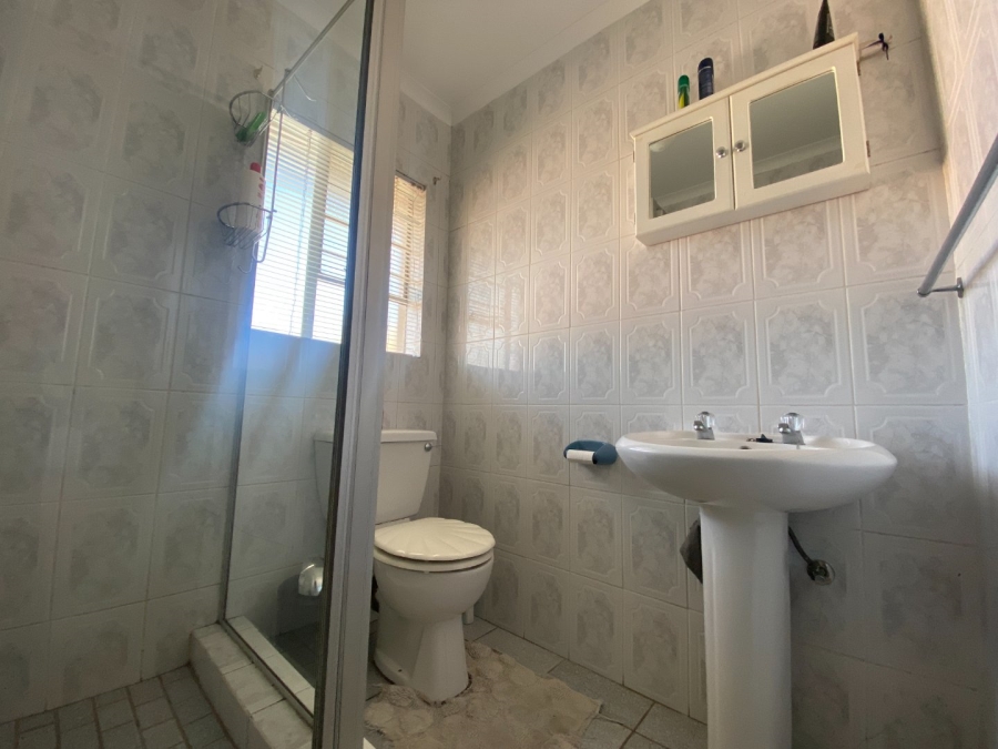 4 Bedroom Property for Sale in Farrarmere Gauteng