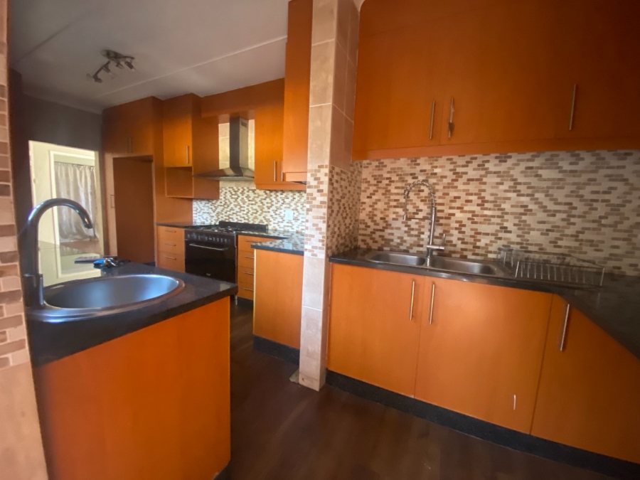 4 Bedroom Property for Sale in Farrarmere Gauteng