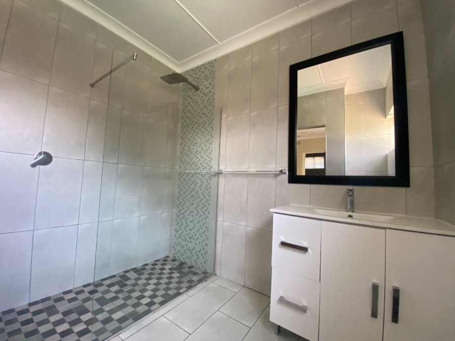 4 Bedroom Property for Sale in Farrarmere Gauteng