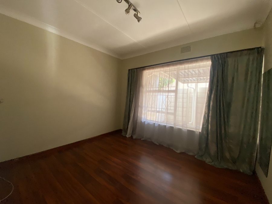 4 Bedroom Property for Sale in Farrarmere Gauteng