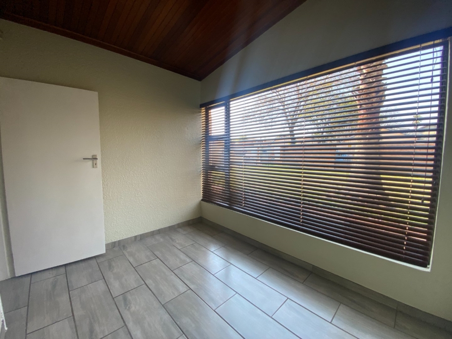 4 Bedroom Property for Sale in Farrarmere Gauteng
