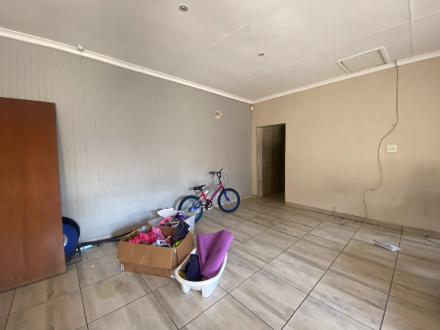 4 Bedroom Property for Sale in Farrarmere Gauteng