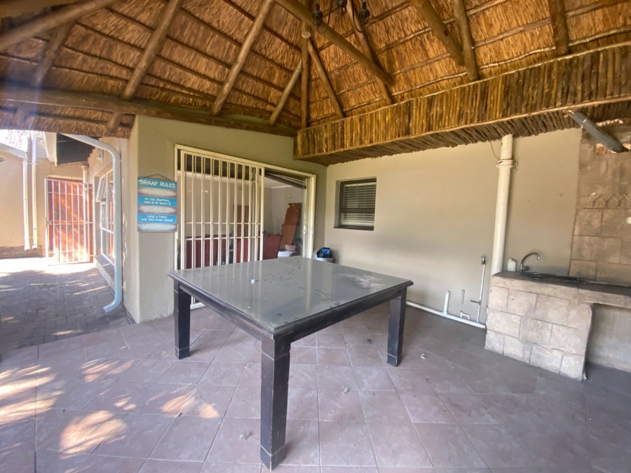 4 Bedroom Property for Sale in Farrarmere Gauteng