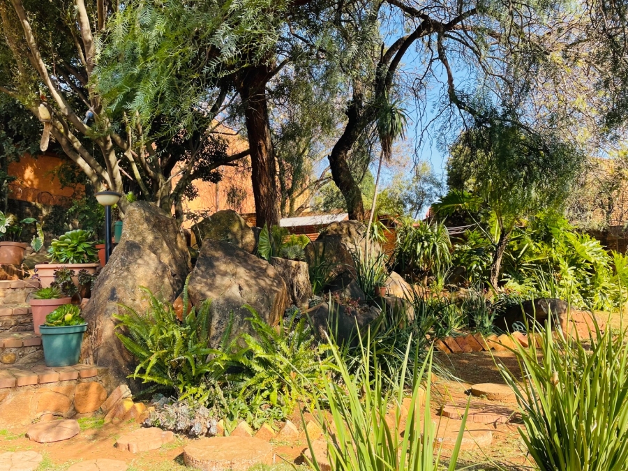 To Let 1 Bedroom Property for Rent in Glenvista Gauteng