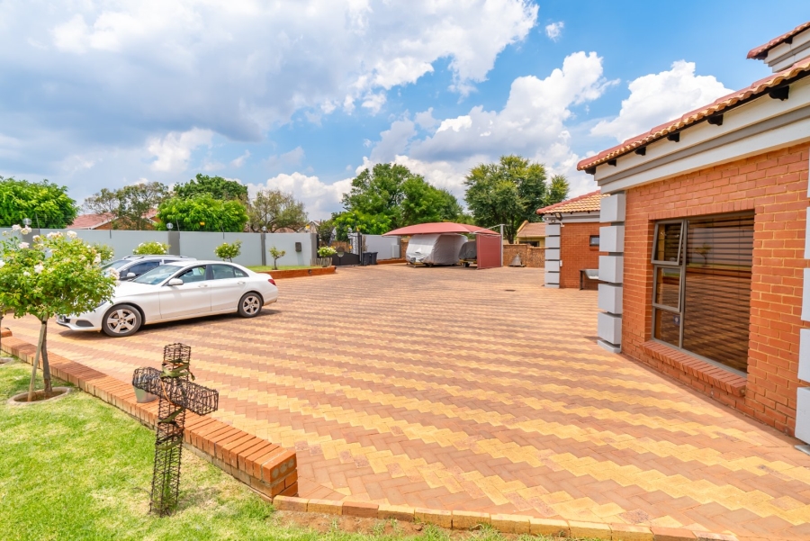 5 Bedroom Property for Sale in Ferryvale Gauteng