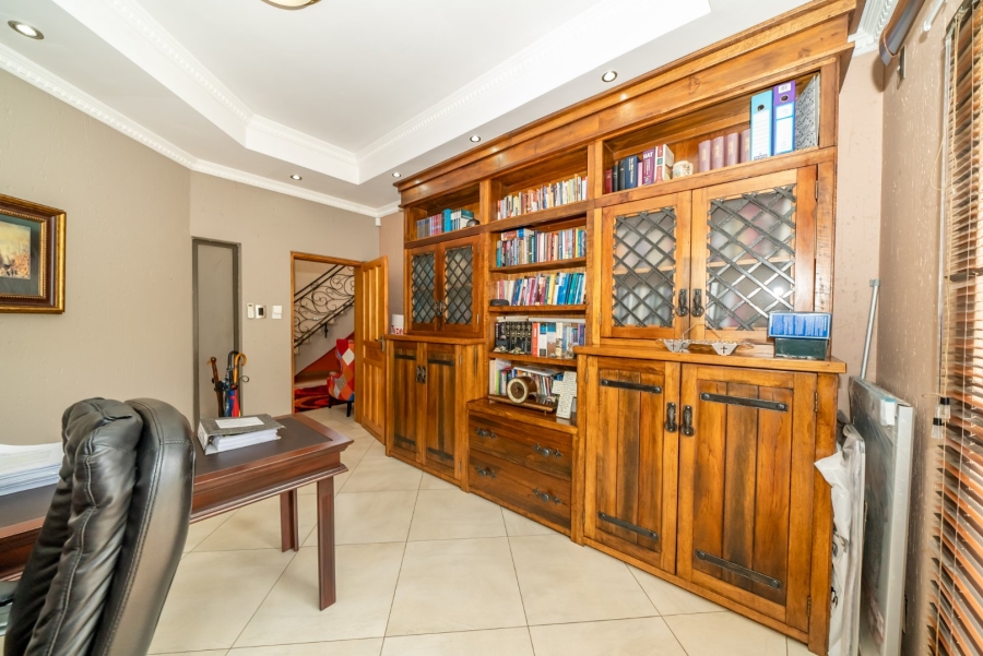 5 Bedroom Property for Sale in Ferryvale Gauteng