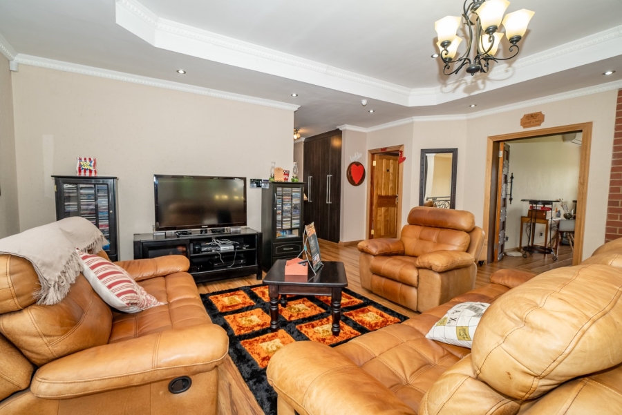 5 Bedroom Property for Sale in Ferryvale Gauteng