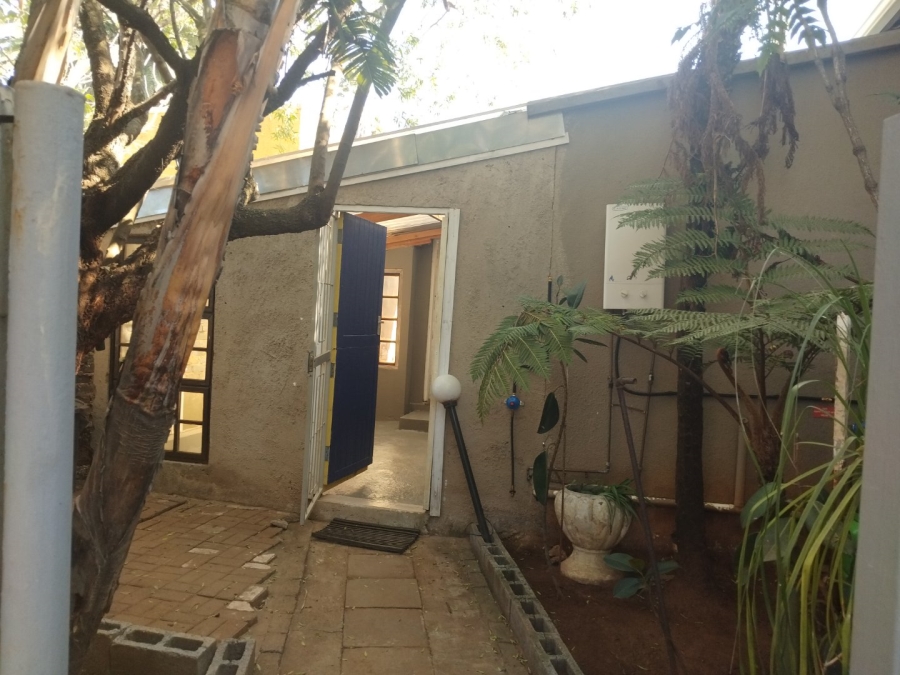 6 Bedroom Property for Sale in Primrose Gauteng