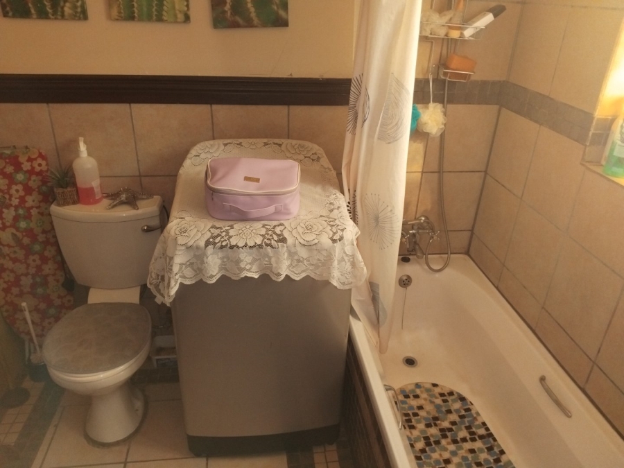 6 Bedroom Property for Sale in Primrose Gauteng
