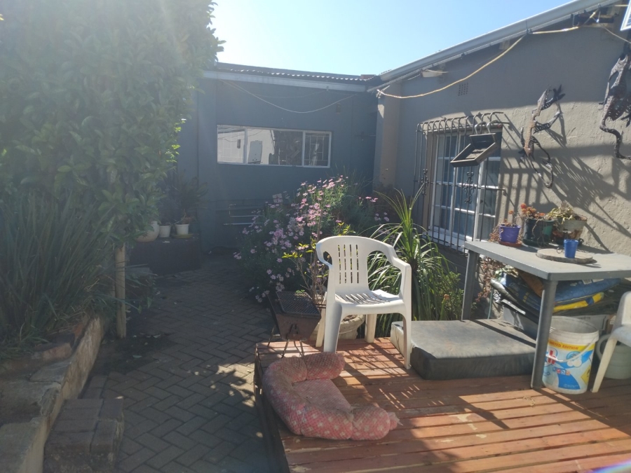 6 Bedroom Property for Sale in Primrose Gauteng