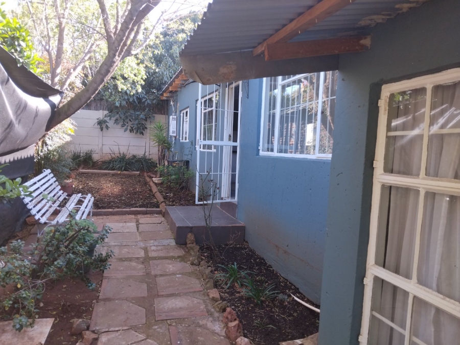 6 Bedroom Property for Sale in Primrose Gauteng