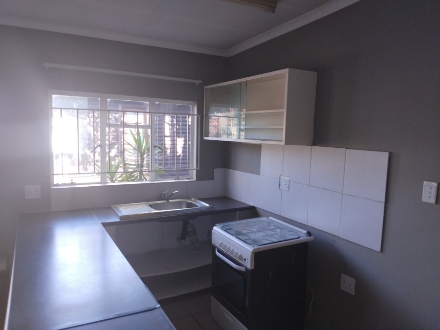 6 Bedroom Property for Sale in Primrose Gauteng