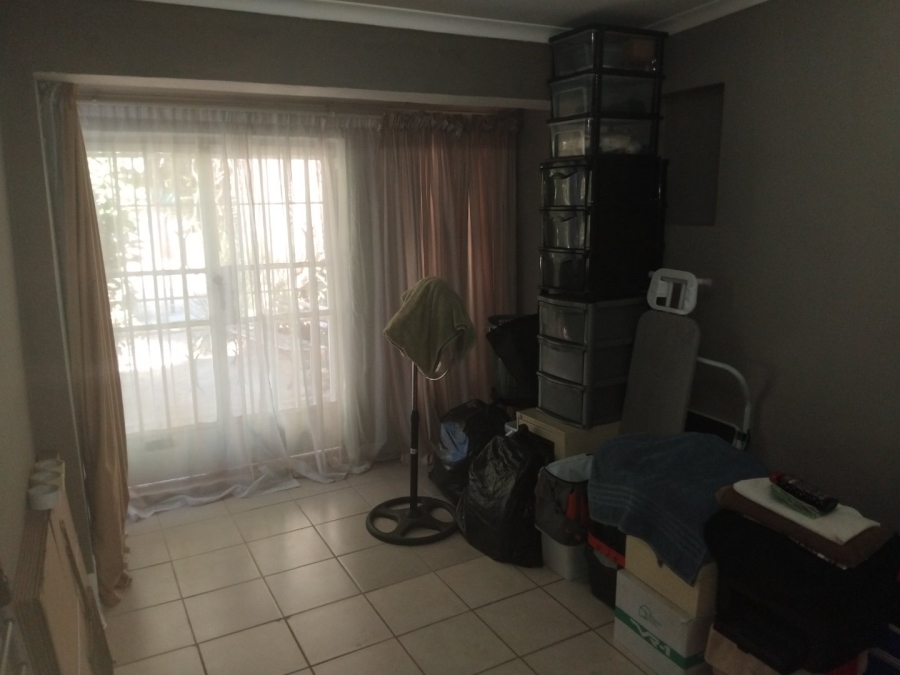 6 Bedroom Property for Sale in Primrose Gauteng