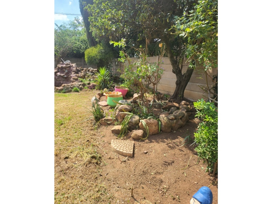 To Let 3 Bedroom Property for Rent in Brackendowns Gauteng