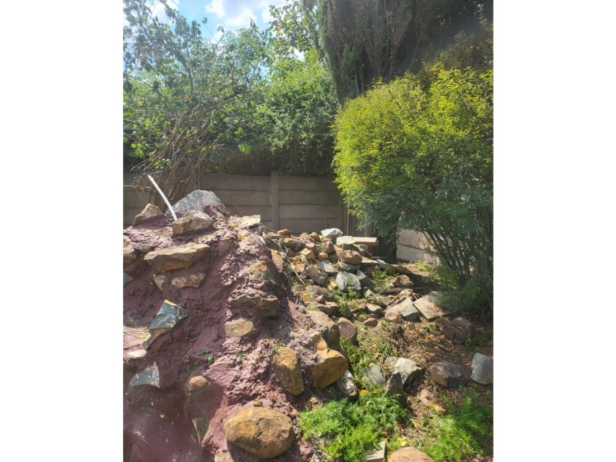 To Let 3 Bedroom Property for Rent in Brackendowns Gauteng