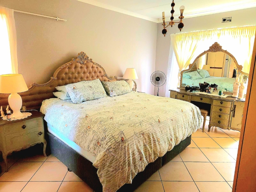 To Let 3 Bedroom Property for Rent in Brackendowns Gauteng