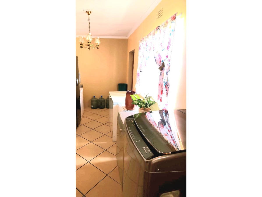 To Let 3 Bedroom Property for Rent in Brackendowns Gauteng