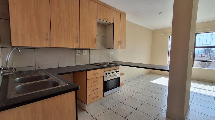 To Let 2 Bedroom Property for Rent in Townsview Gauteng
