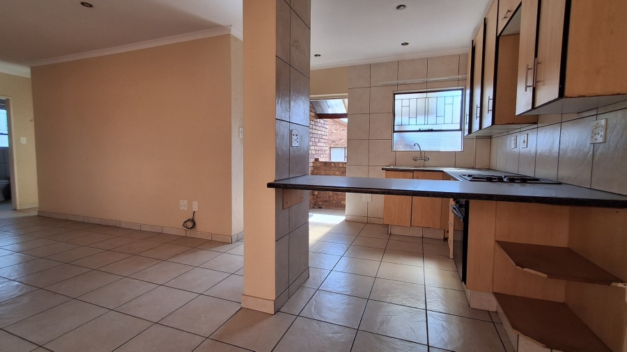 To Let 2 Bedroom Property for Rent in Townsview Gauteng
