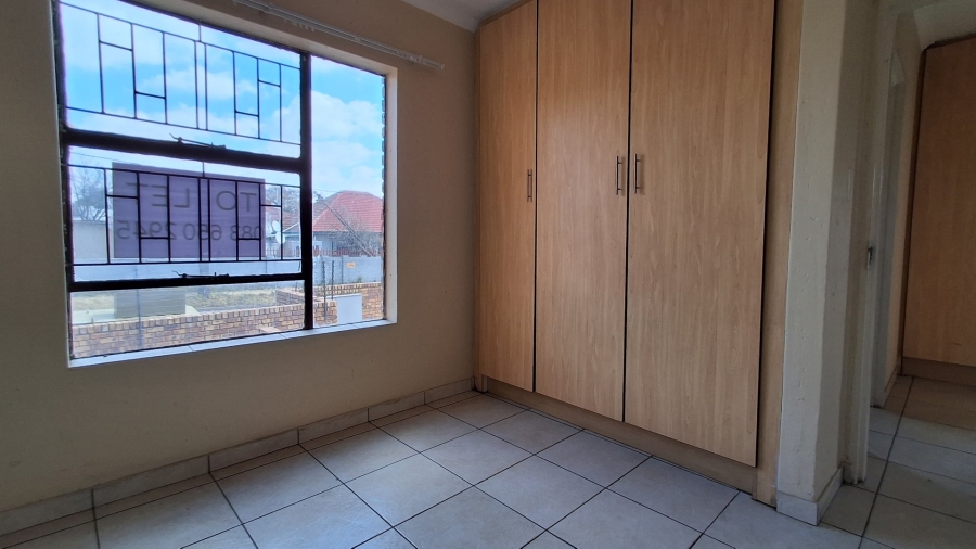To Let 2 Bedroom Property for Rent in Townsview Gauteng