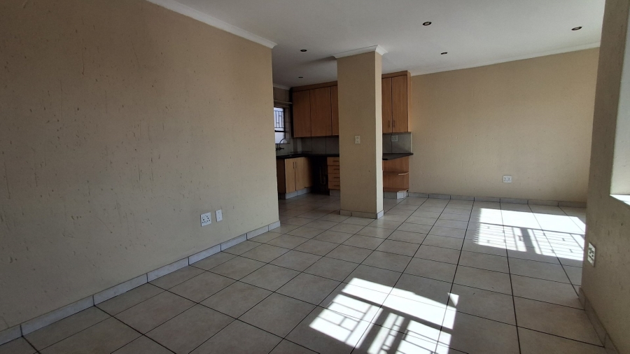 To Let 2 Bedroom Property for Rent in Townsview Gauteng
