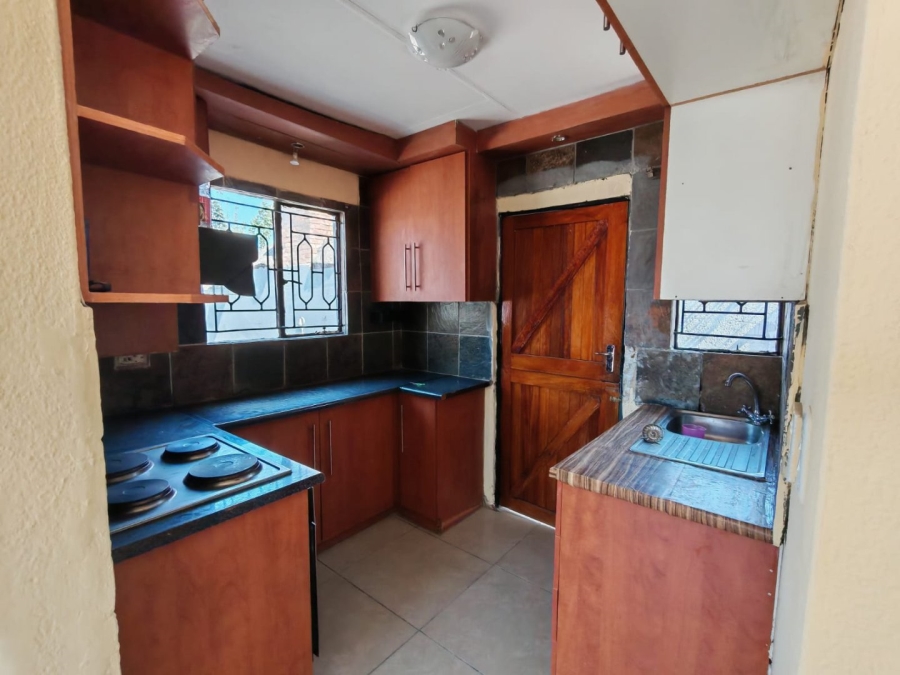 2 Bedroom Property for Sale in Soshanguve FF Gauteng