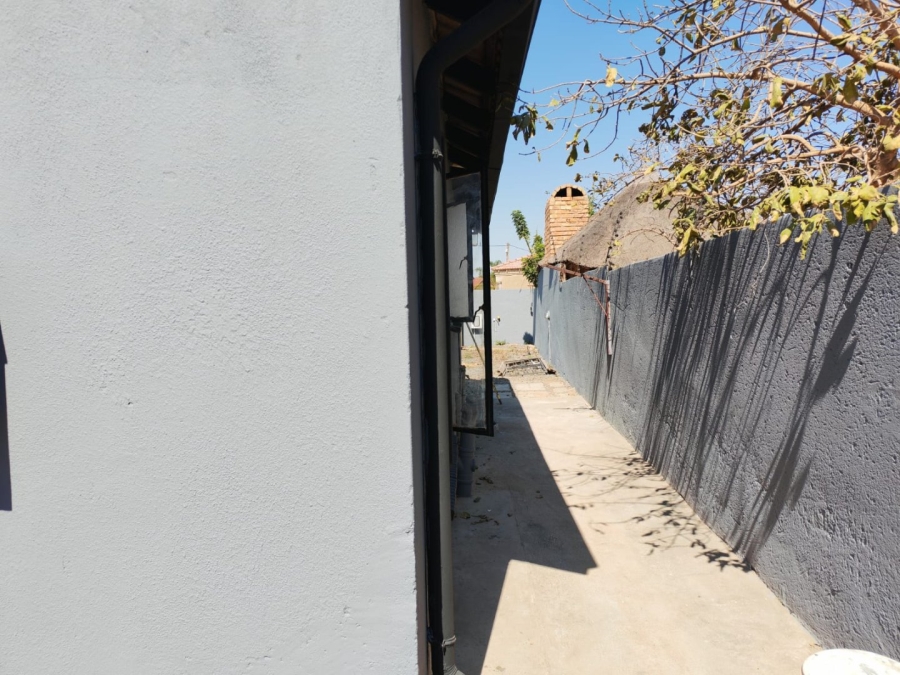 2 Bedroom Property for Sale in Soshanguve FF Gauteng