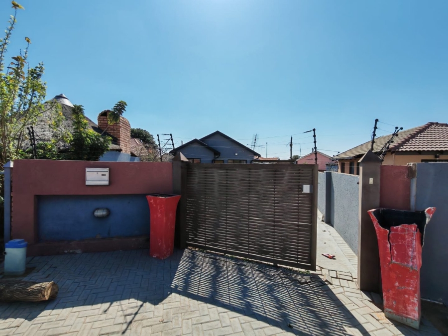 2 Bedroom Property for Sale in Soshanguve FF Gauteng