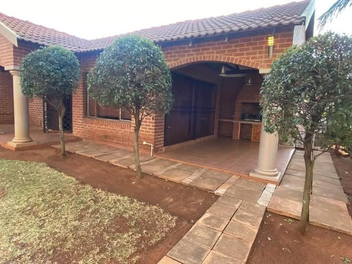 3 Bedroom Property for Sale in Doornpoort AH Gauteng