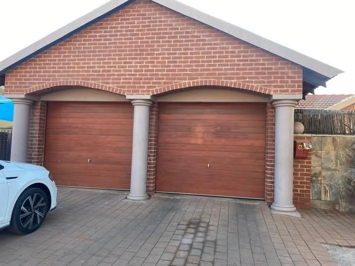 3 Bedroom Property for Sale in Doornpoort AH Gauteng