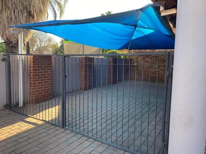 3 Bedroom Property for Sale in Doornpoort AH Gauteng